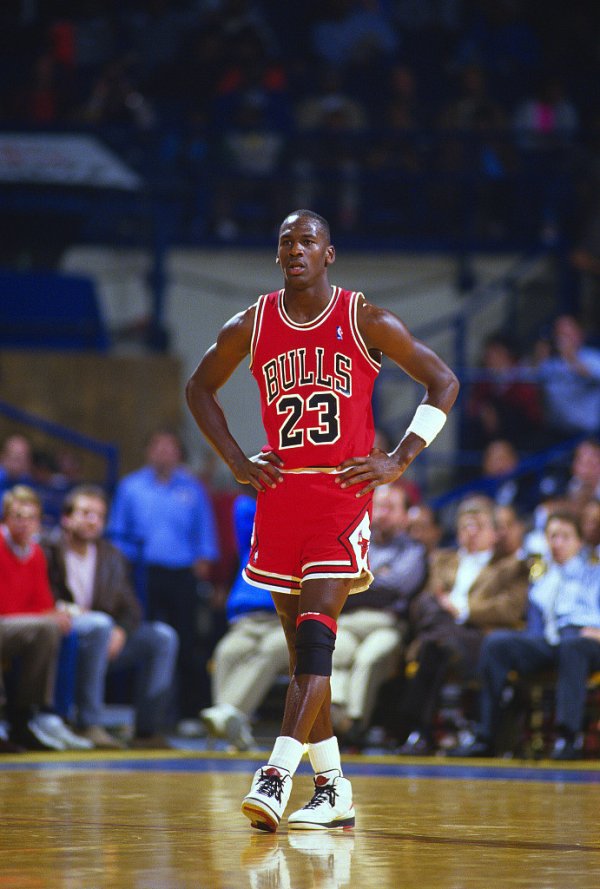 Today in 1984: Jordan was selected by the Bulls in the third pick, Big Dream No. 1 pick, Barkley played No. 5 show